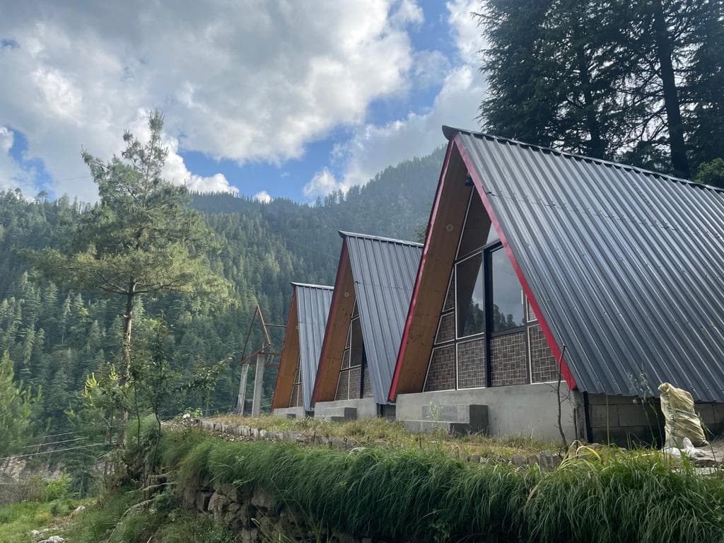 Wood Trail Cottages Homestay